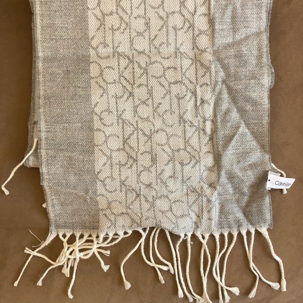 Women’s Calvin Klein scarf